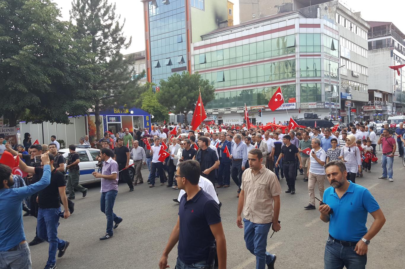 “Allah onların tuzaklarını başlarına geçirdi” “Allah onların tuzaklarını başlarına geçirdi”